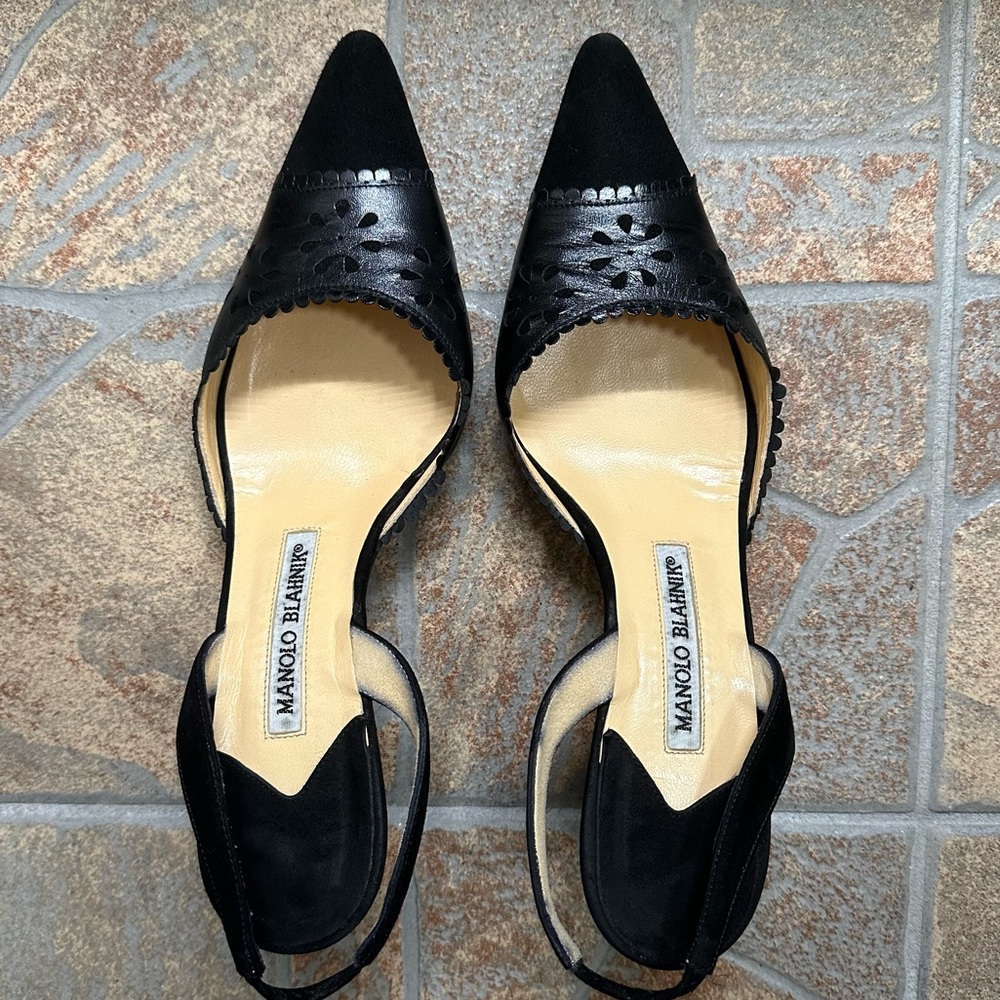 Rare Manolo Blahnik Black Gromet/Scallop Kitten Heels Slingbacks